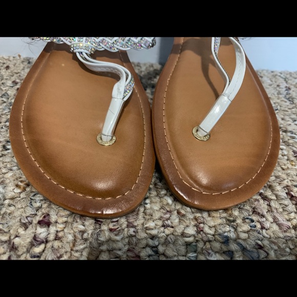 Sparkly White flip flops - Picture 4 of 5